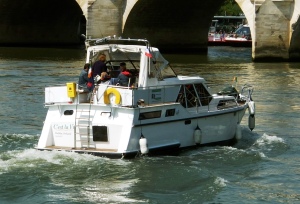 C'est la Vie cruising on the Seine