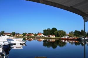 View from back of the boat at Hesse 8:00 pm and still 38 degrees