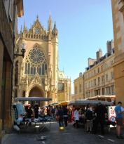 Metz Cathedral - Saturday market in front