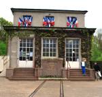 Museum housing replica armistice railway carriage in Compiégne