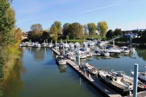 Overall view of Chalon Marina